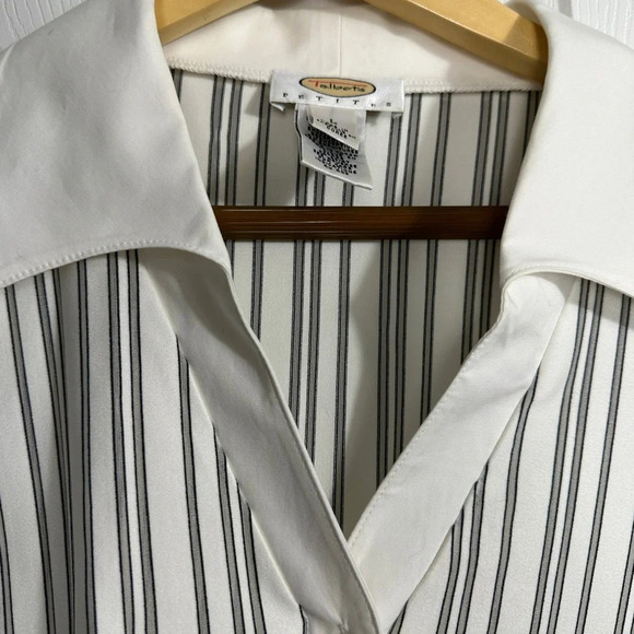 Talbots Petites blouse, large. White with gray/black stripe, wide collar, spring - Picture 5 of 12